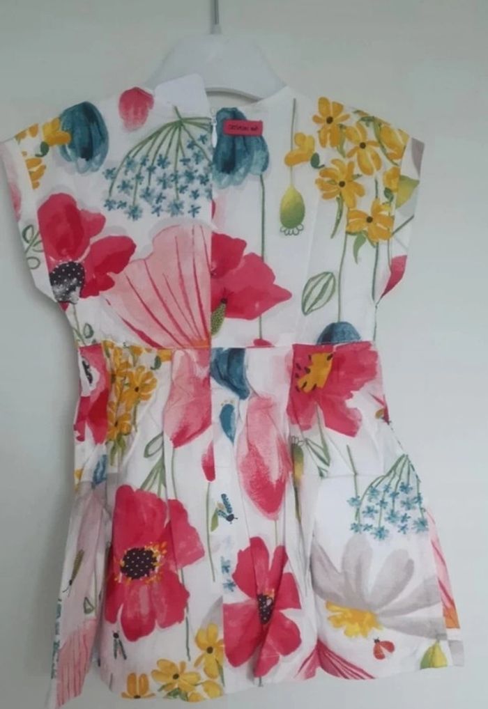 Robe florale sans manche forme trapèze noeud sur le milieu 2 ans catimini. - photo numéro 3