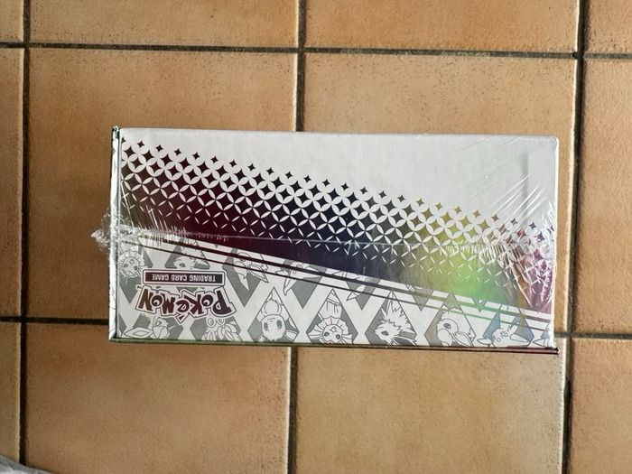 Pokémon upc évolutions prismatiques évoli – fr scellée - photo numéro 2