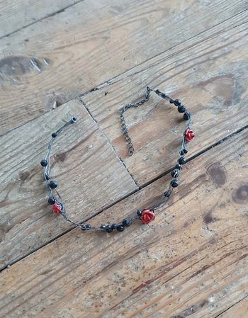 Collier ras le cou perles roses rouges