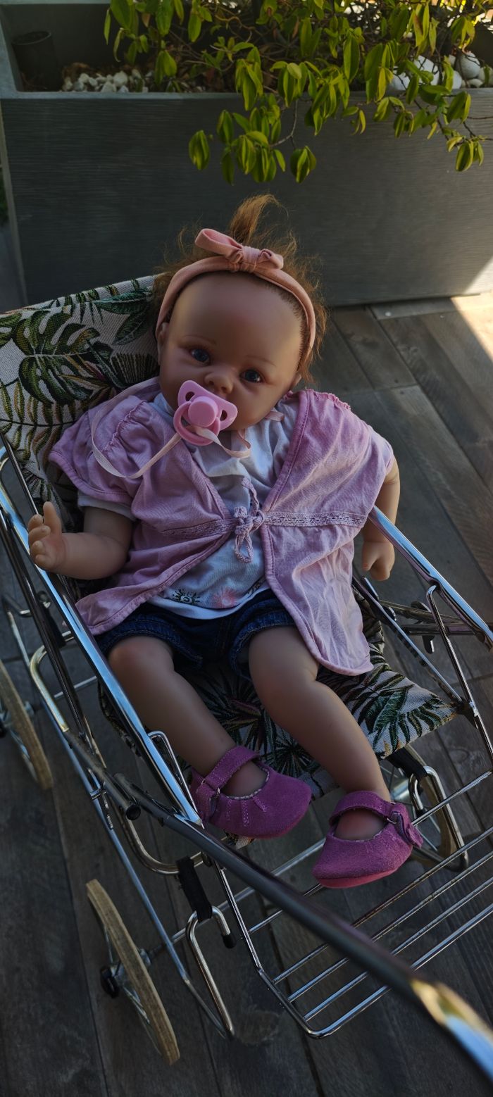 Bébé reborn, poupée avec nombreux vêtements et accessoires - photo numéro 10