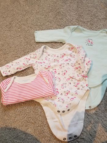 Lot 3 bodies 3/6 mois