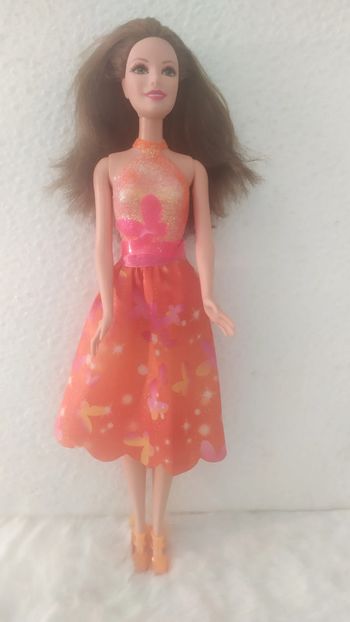 poupée barbie mattel  brune  robe orange