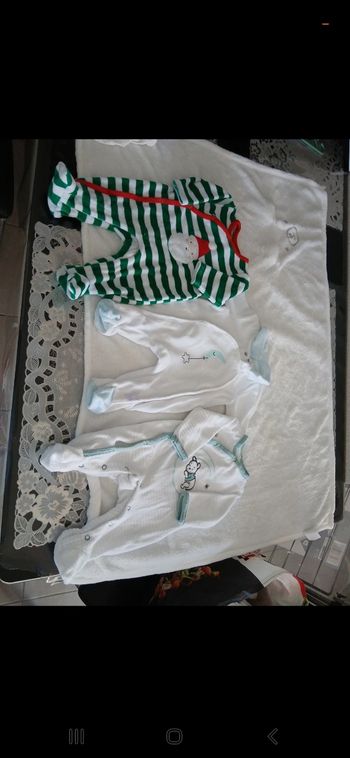 Lot 3 pyjamas