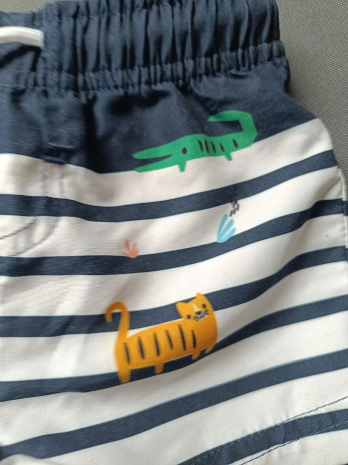 Short de bain neuf 🦕 Taille 12 mois - photo numéro 3