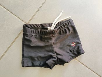 Short de bain taille 3 ans
