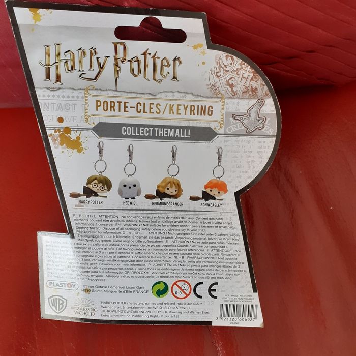Harry Potter: Jeu 54 cartes +Porte-Clés Ron Weasley - photo numéro 7