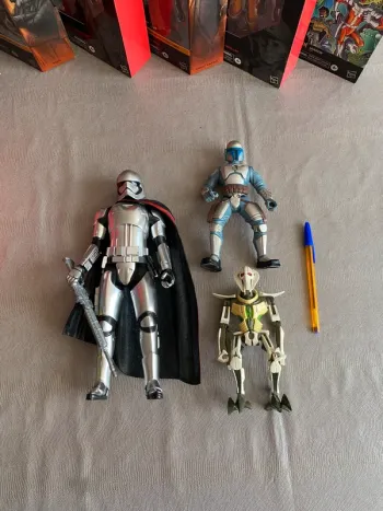 Lot Grandes figurines Star Wars - Capitaine Phasma Jango Fett Général Grievous - Disney