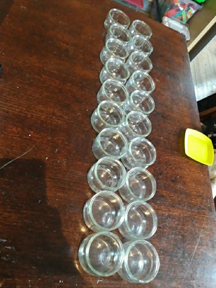 Lot 20 pots bas en verre