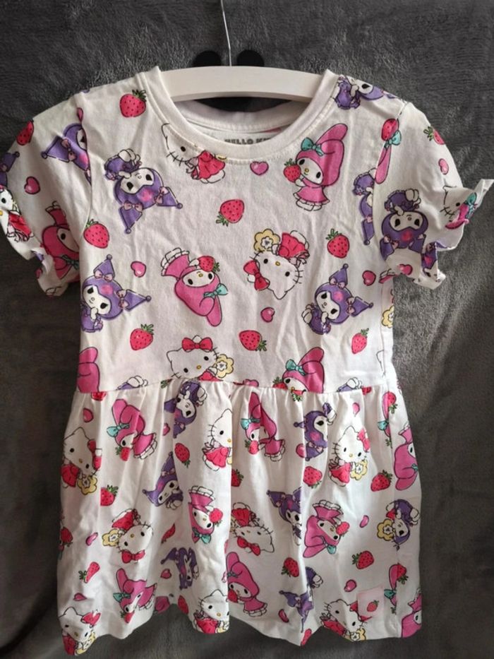 Robe Hello Kitty kuromi 5-6 ans neuf