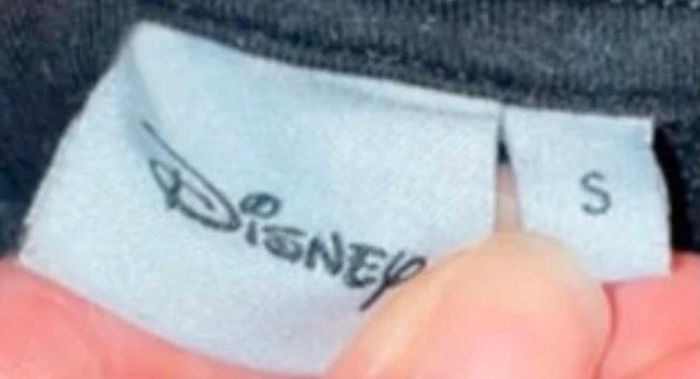 Sweat couleur noir avec capuche motif bambi taille s marque Disney - photo numéro 2