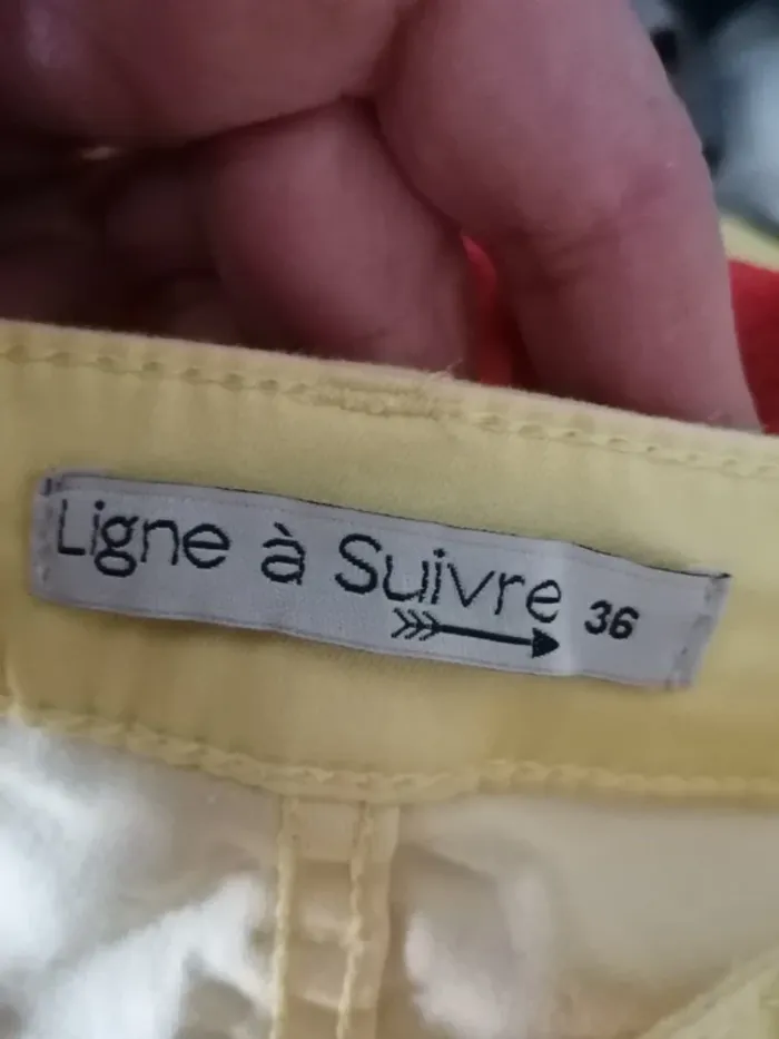 Pantacourt ligne à suivre taille 36 - photo numéro 3