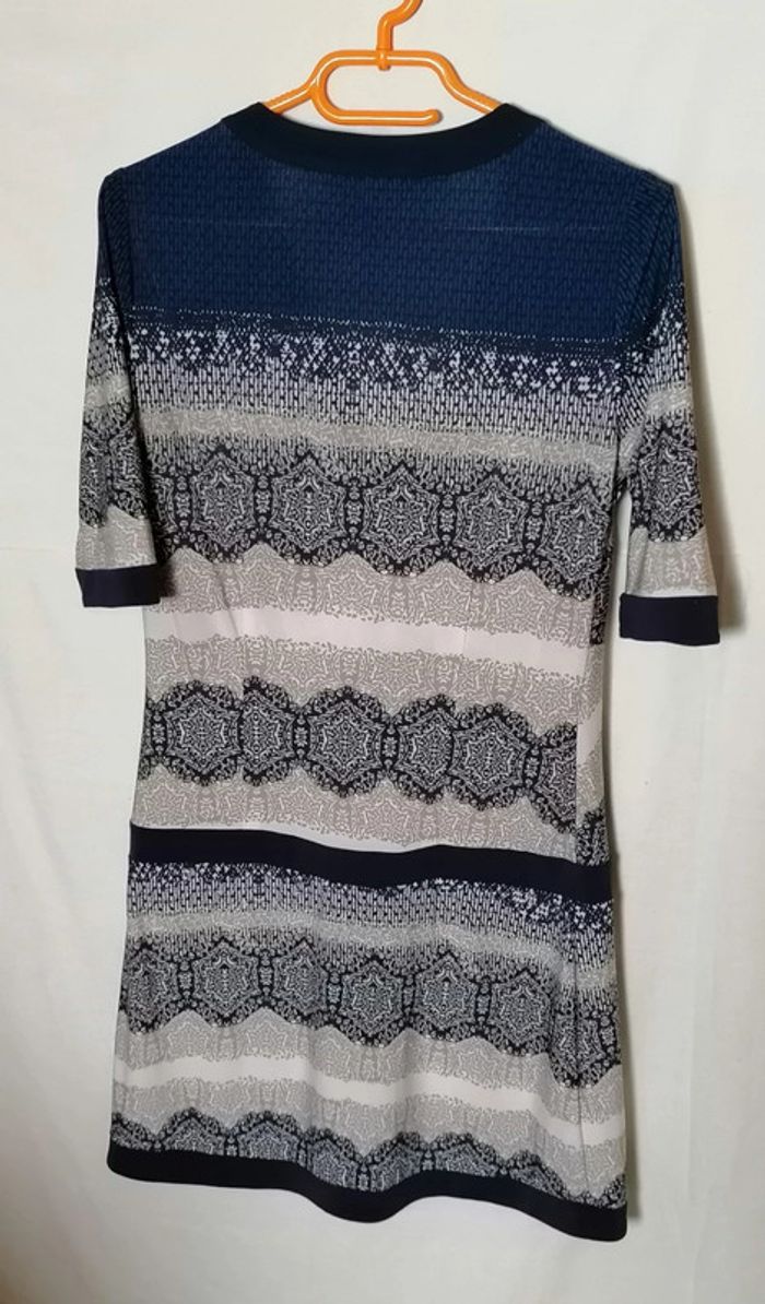 Robe court motifs ethniques marine blanc beige taille xxs BCBG Maxazria - photo numéro 10