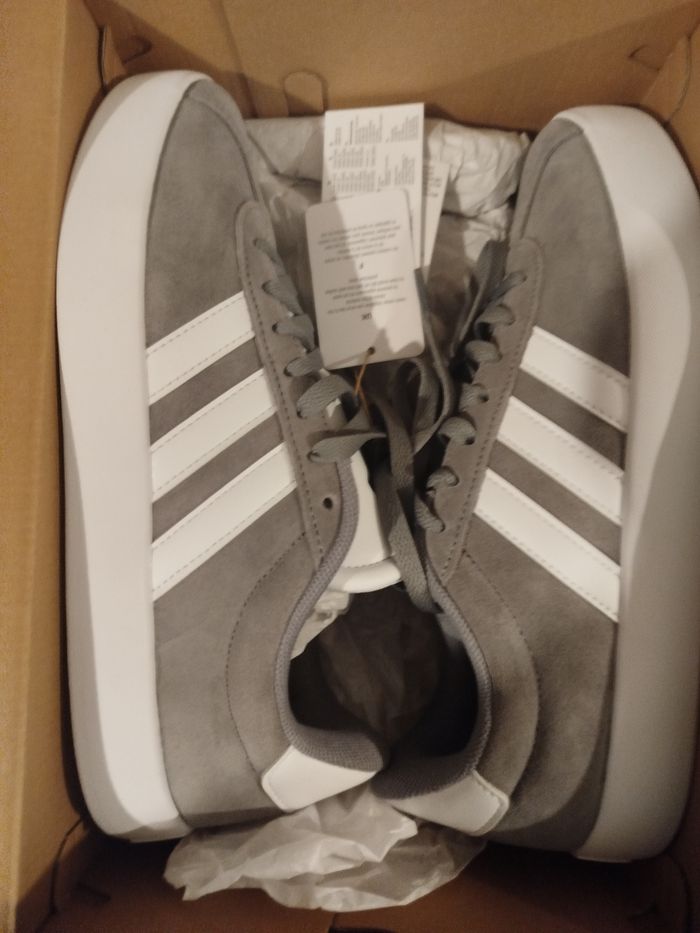 Adidas neuves pointure 42