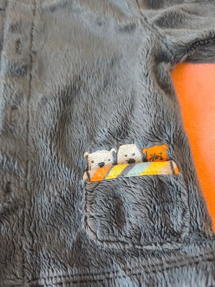 Veste très douce 6 mois - photo numéro 2