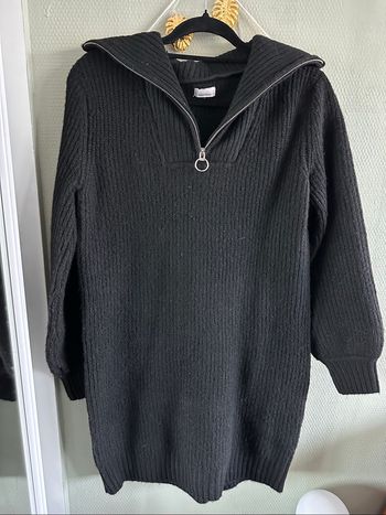 Robe pull noir très épaisse