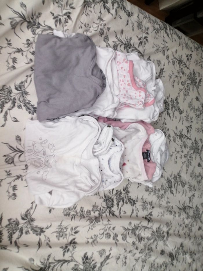 Lot de 11 bodies manches longues