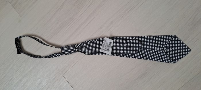 Cravate noire à pois blanc - photo numéro 3