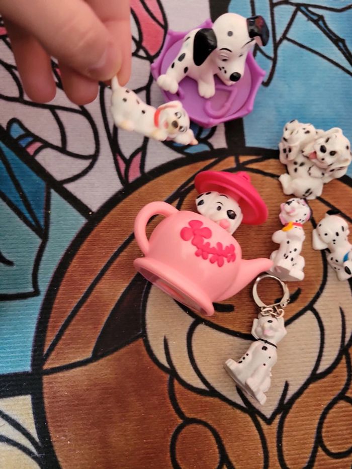 Lot Jouet figurine et port clé thème chien les dalmatiens - photo numéro 2