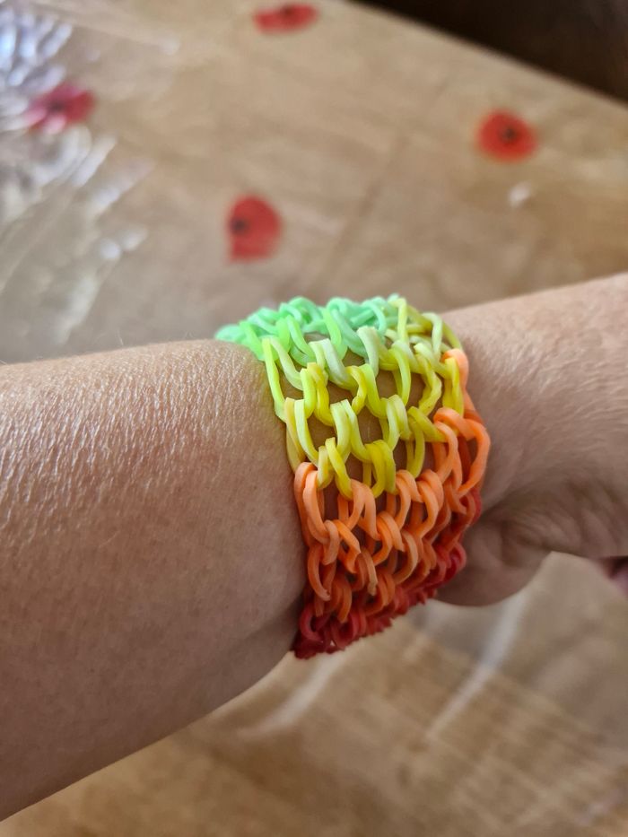 Joli petit bracelet arc en ciel