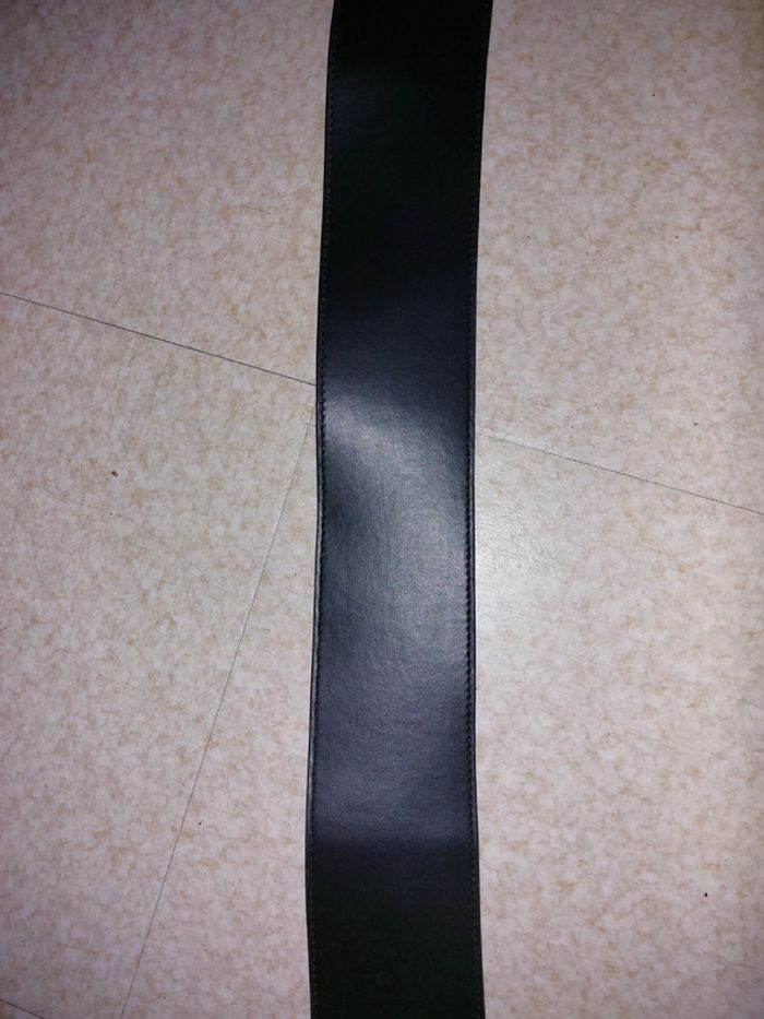 Ceinture 113cm très bon état - photo numéro 4