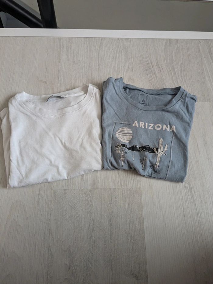 Lot 2 t shirts
