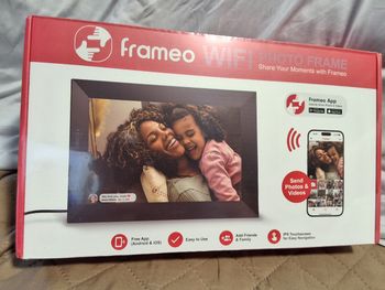 Frameo Cadre photo numérique WiFi 10,1 pouces  tactile HD IPS 32 Go de stockage, rotation automatique, cadres photo en ligne, diaporama, partagez des photos et des vidéos à distance