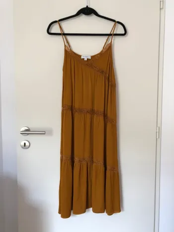 Robe à bretelle mi-longue ocre Les Petites taille S