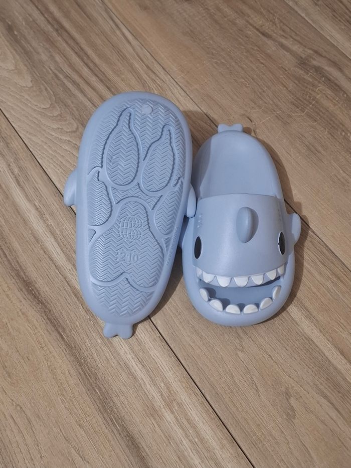 Chausson enfant Mixte pantoufle antidérapante chaussure de bain sandale requin bleu - photo numéro 3