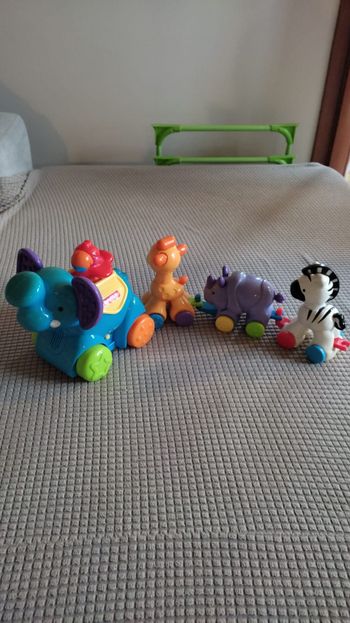 Train musical parade des animaux Fisher price
