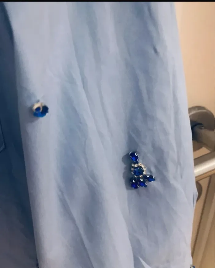 Chemise avec de deco strass 🍭🍭 - photo numéro 3