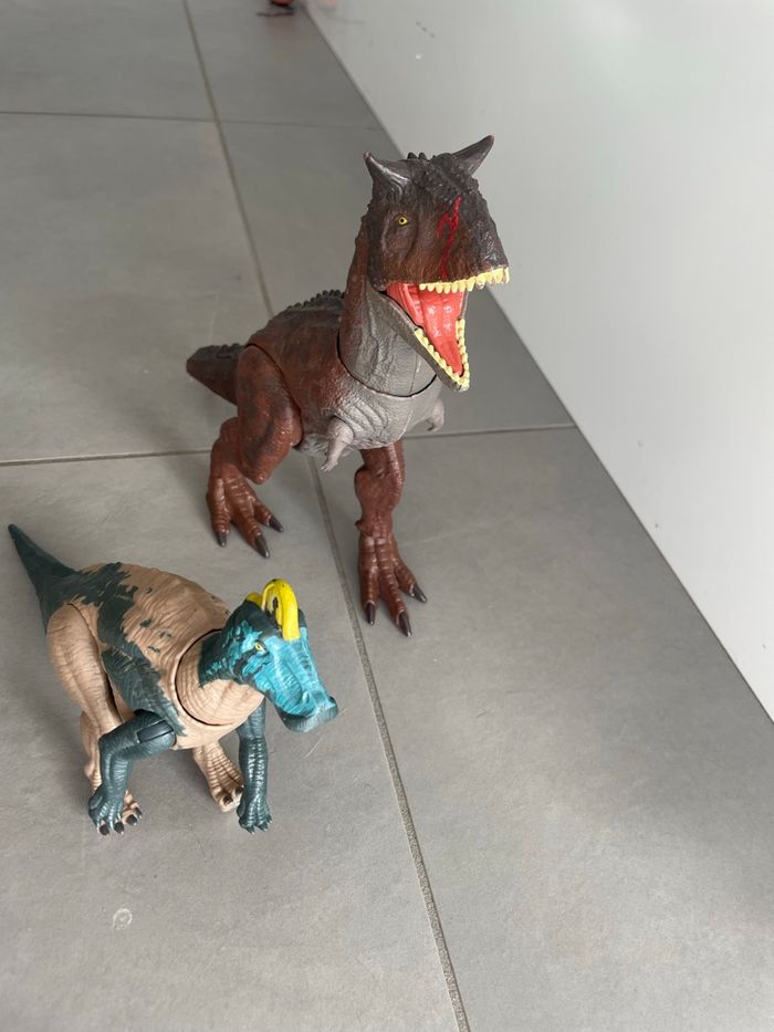 Lot de 2 dinosaures Jurassic World Figurine  Carnotaurus - photo numéro 8