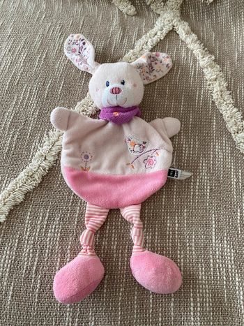 Peluche doudou plat 29cm tex baby lapin rose et violet très bon état