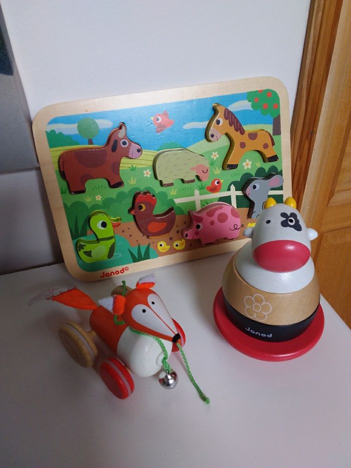 3 jouets en bois Janod : puzzle, culbuto et renard à promener