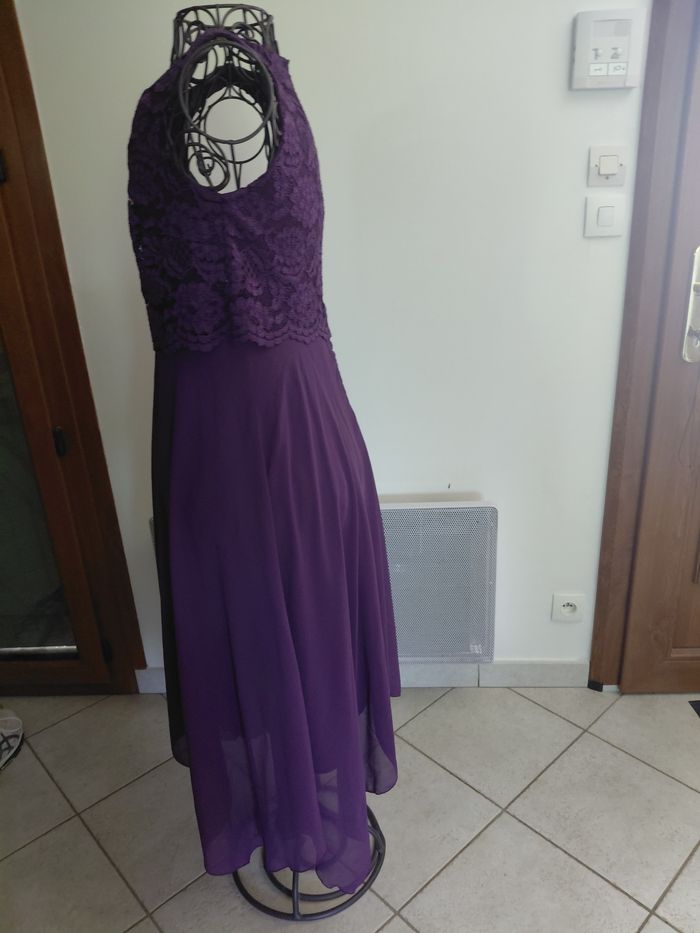 Robe de cérémonie avec haut en dentelle - photo numéro 3