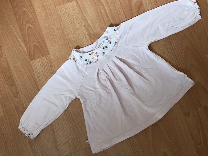 Beau T-shirt rose clair ML Obaïbi T. 12 mois fille TBE