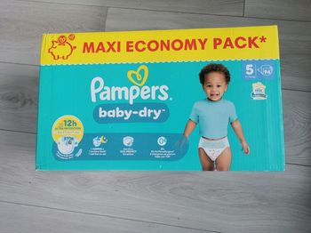 Pampers taille 5 baby dry, 94 couches, 11 /16kg, neuf 