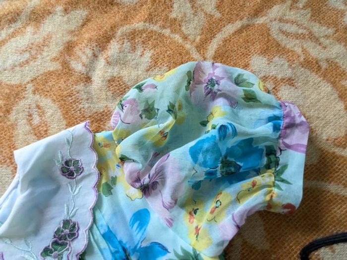 Robe fleurie habillée. Taille 7 ans (122 cm) belle qualité - photo numéro 8