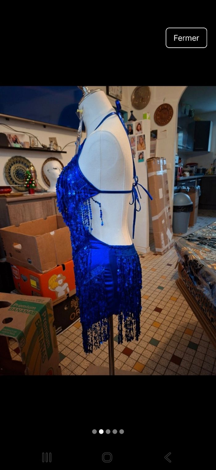 Robe à paillettes pour fille taille 11/12ans avec boucles d'oreille et gants neuf - photo numéro 2