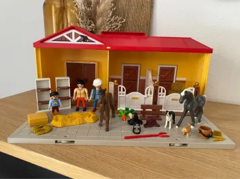 Écurie/centre équestre transportable Playmobil