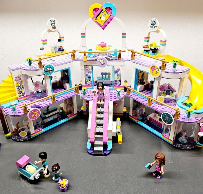 Lego Friends 41450 Le Centre Commercial de Heartlake City - photo numéro 4