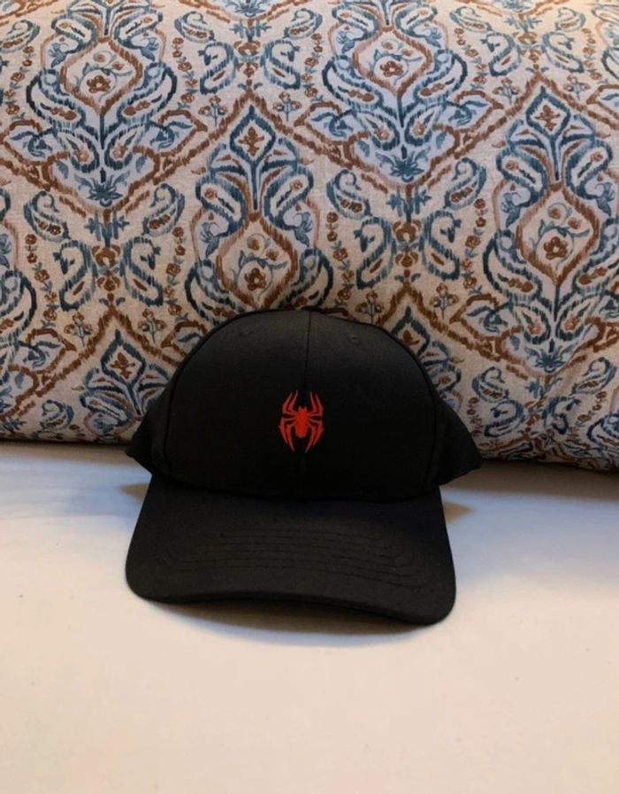 Casquette 100% coton désign araignée rouge- taille unique réglable