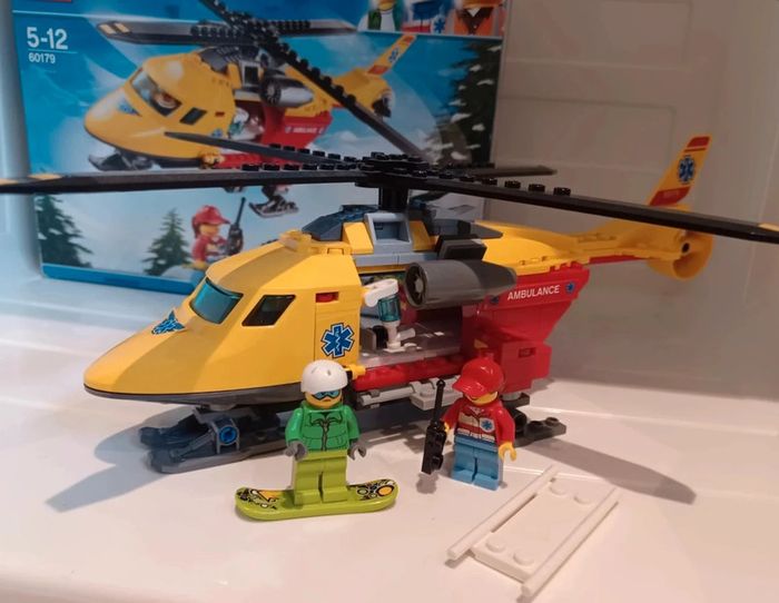 Lego city 60179 - L'hélicoptère ambulance - photo numéro 2