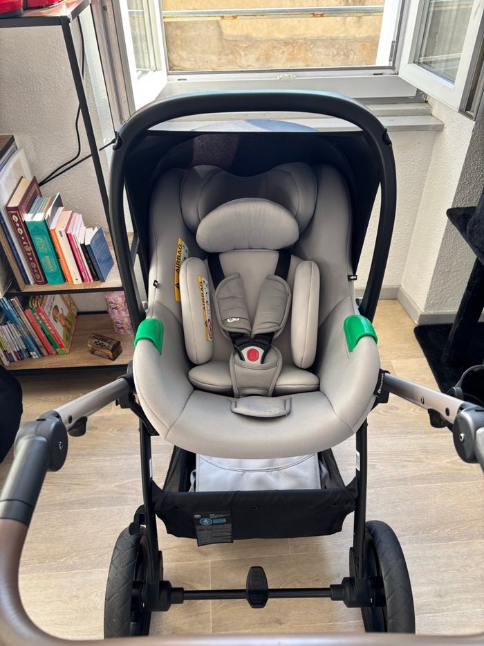 Poussette Kinderkraft Moov 2 - photo numéro 2