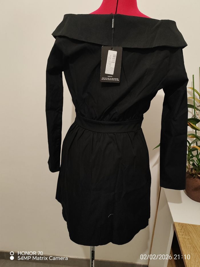 Robe décolletée - photo numéro 5