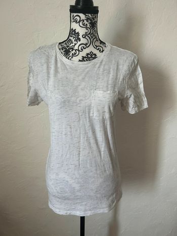 Très beau tee shirt créme 🥰 taille S kiabi