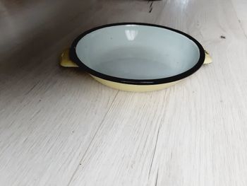 Poêle marmite en fer ancienne jaune 19 cm de diamètre 4 cm de hauteur