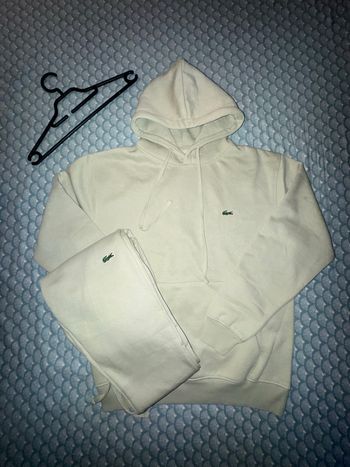 Ensemble lacoste