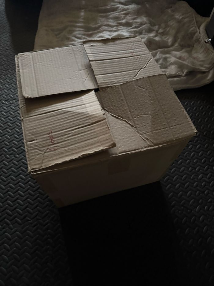 Carton vêtement garçon 6 mois