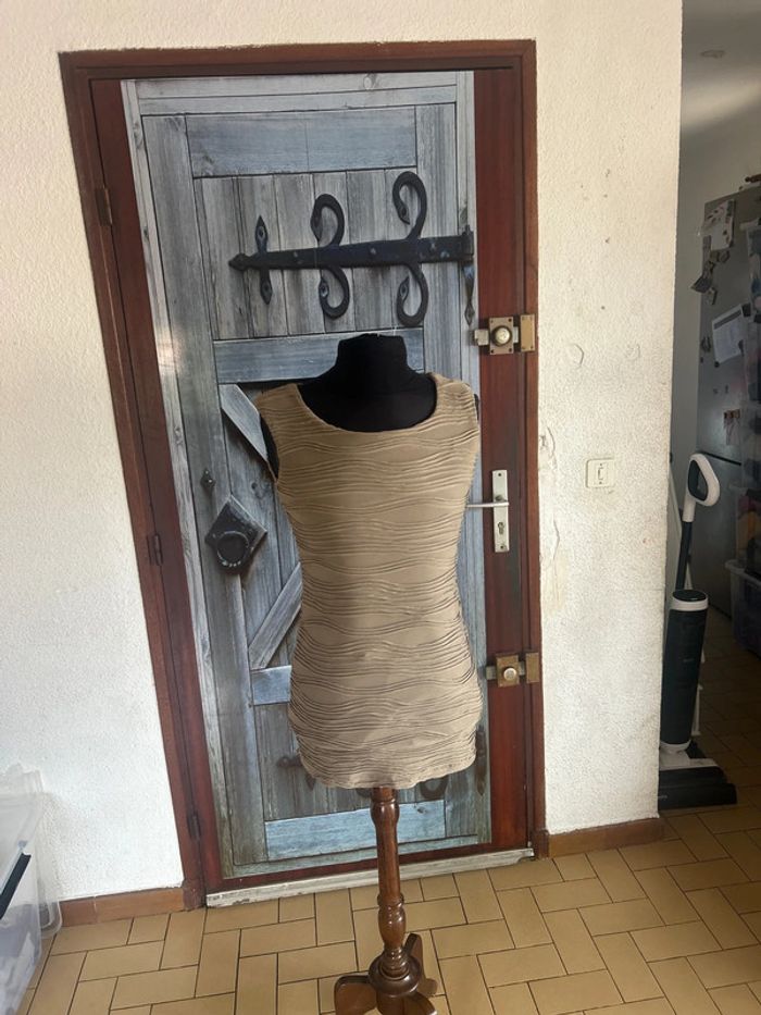 Jolie robe près du corp Version Féminin