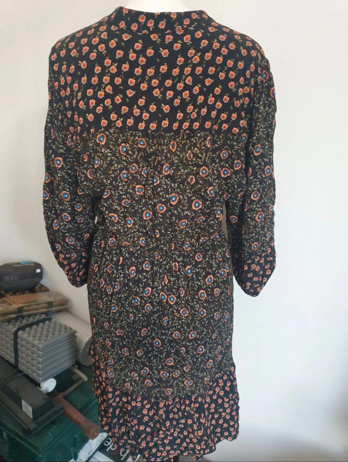 Robe Lenny B taille 2

Léger défaut - photo numéro 2